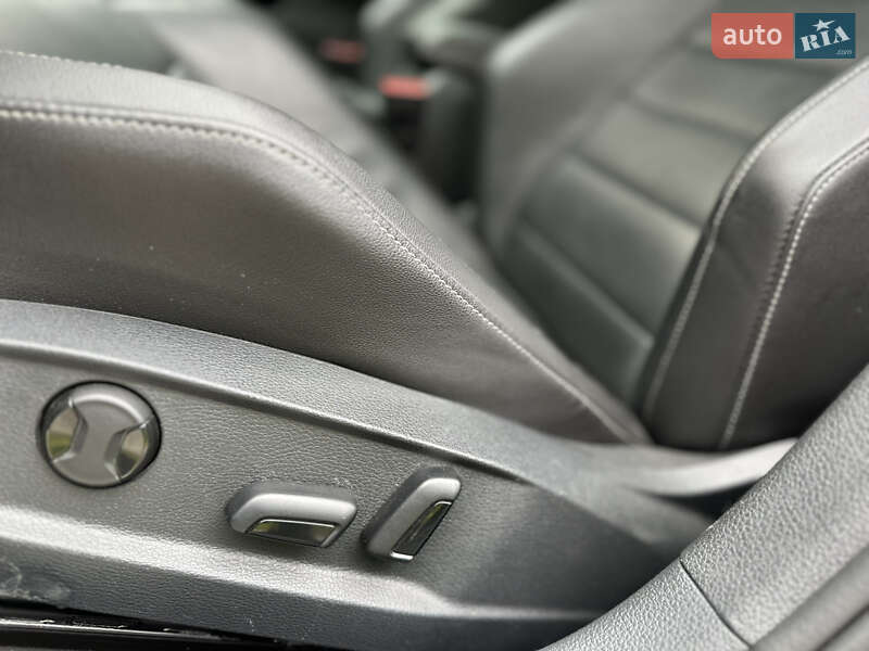 Хэтчбек Volkswagen Golf R 2016 в Одессе