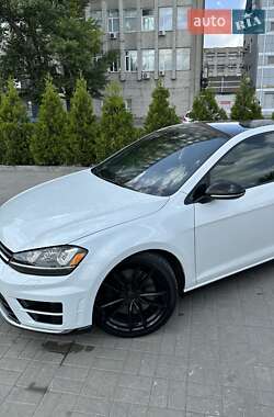 Хетчбек Volkswagen Golf R 2017 в 