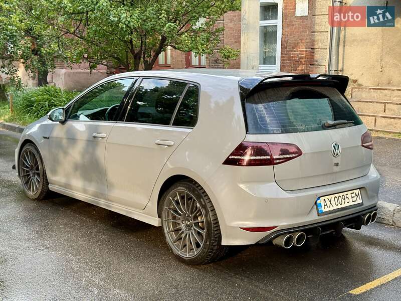 Хэтчбек Volkswagen Golf R 2016 в Харькове