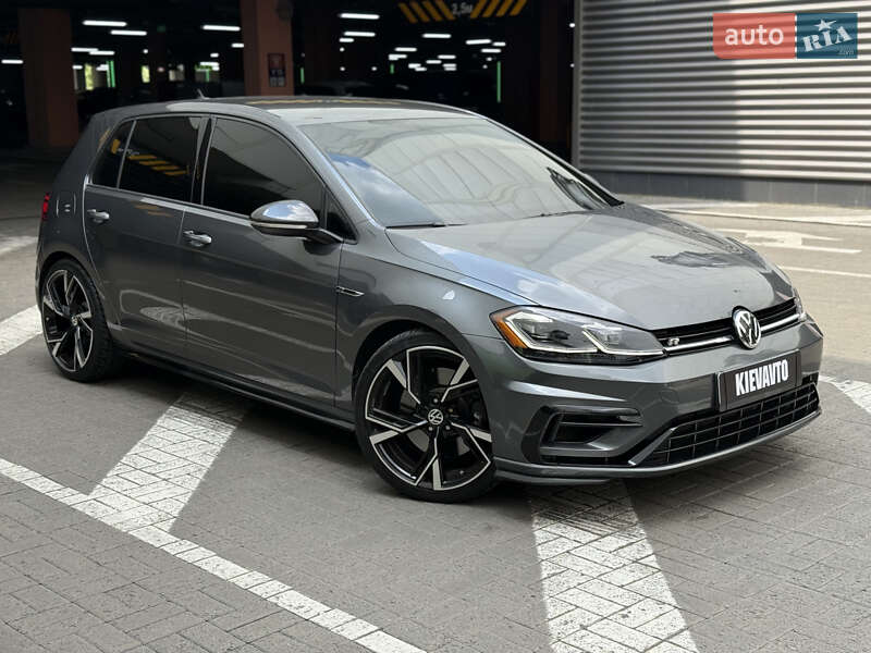 Хэтчбек Volkswagen Golf R 2019 в Киеве