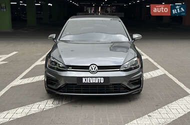 Хэтчбек Volkswagen Golf R 2019 в 