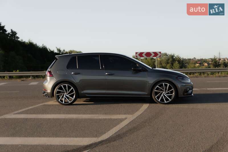 Хэтчбек Volkswagen Golf R 2017 в Хмельницком