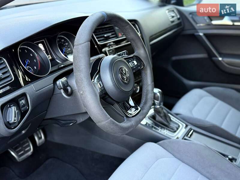 Хэтчбек Volkswagen Golf R 2015 в Львове