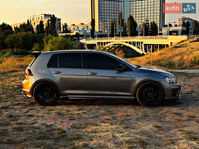 Хетчбек Volkswagen Golf R 2015 в Києві