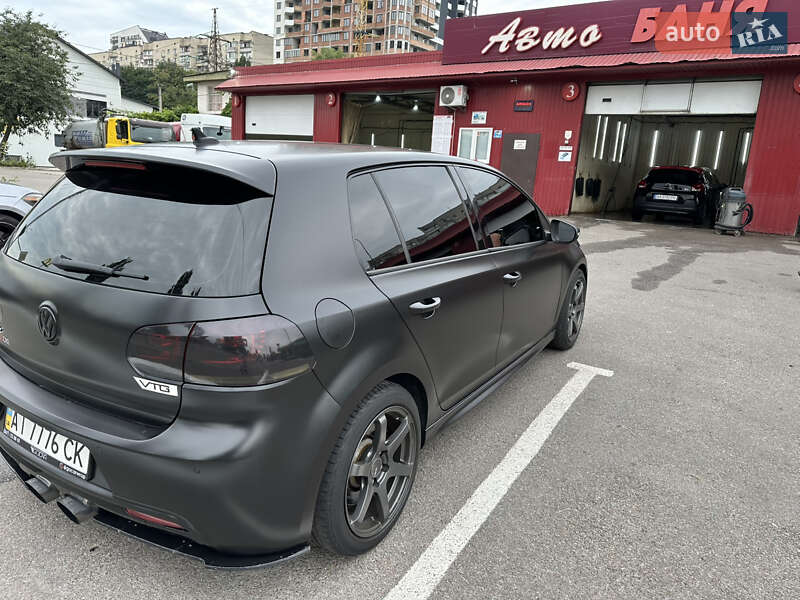 Хэтчбек Volkswagen Golf R 2011 в Вышгороде