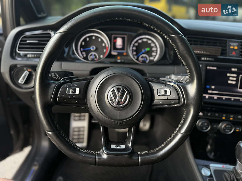 Хэтчбек Volkswagen Golf R 2016 в Одессе