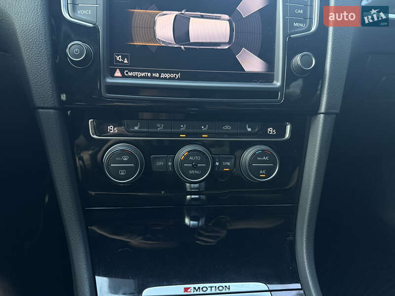 Хэтчбек Volkswagen Golf R 2016 в Одессе