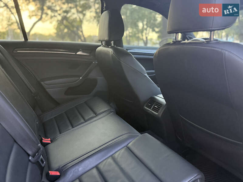 Хэтчбек Volkswagen Golf R 2016 в Одессе