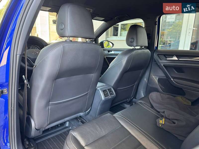 Хэтчбек Volkswagen Golf R 2017 в Одессе