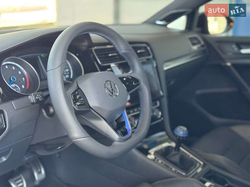 Хэтчбек Volkswagen Golf R 2017 в Одессе
