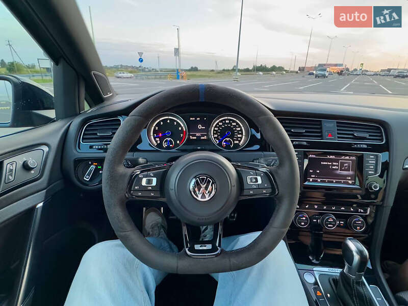 Хетчбек Volkswagen Golf R 2015 в Львові