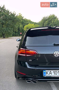 Хэтчбек Volkswagen Golf R 2019 в 