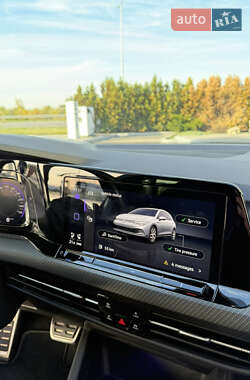 Хэтчбек Volkswagen Golf R 2022 в 