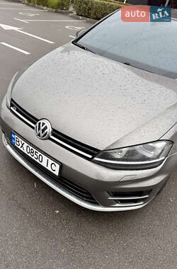 Хэтчбек Volkswagen Golf R 2015 в 