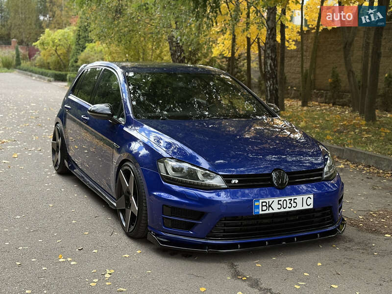 Хэтчбек Volkswagen Golf R 2015 в Ровно