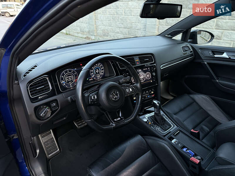 Хэтчбек Volkswagen Golf R 2015 в Ровно