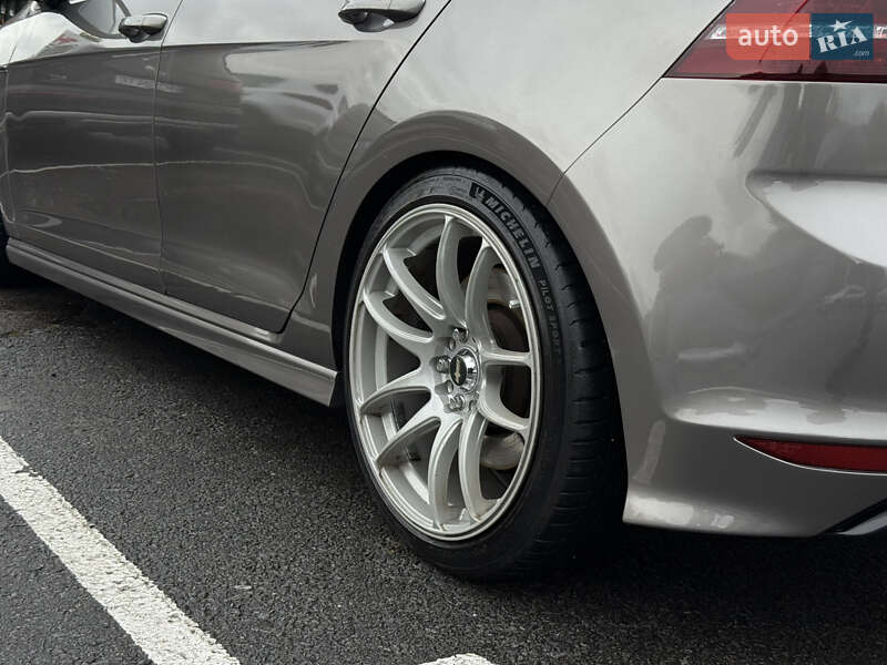 Хэтчбек Volkswagen Golf R 2014 в Львове фото 14 Хэтчбек Volkswagen Golf R 2014 в Львове