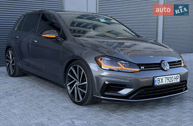 Хэтчбек Volkswagen Golf R 2017 в 