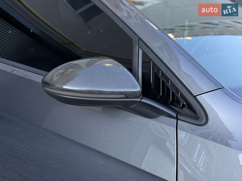 Хэтчбек Volkswagen Golf R 2017 в Хмельницком фото 10 Хэтчбек Volkswagen Golf R 2017 в Хмельницком
