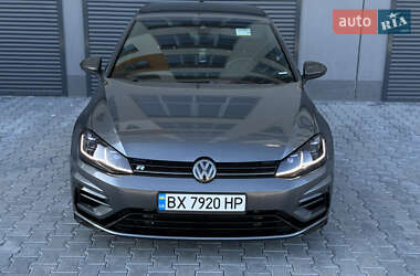 Хэтчбек Volkswagen Golf R 2017 в 