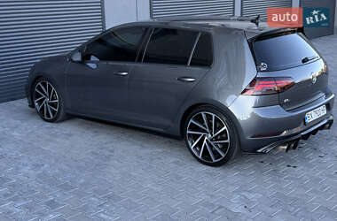 Хэтчбек Volkswagen Golf R 2017 в 