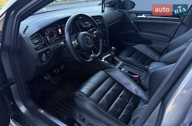 Хэтчбек Volkswagen Golf R 2017 в 