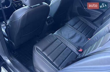 Хэтчбек Volkswagen Golf R 2017 в 