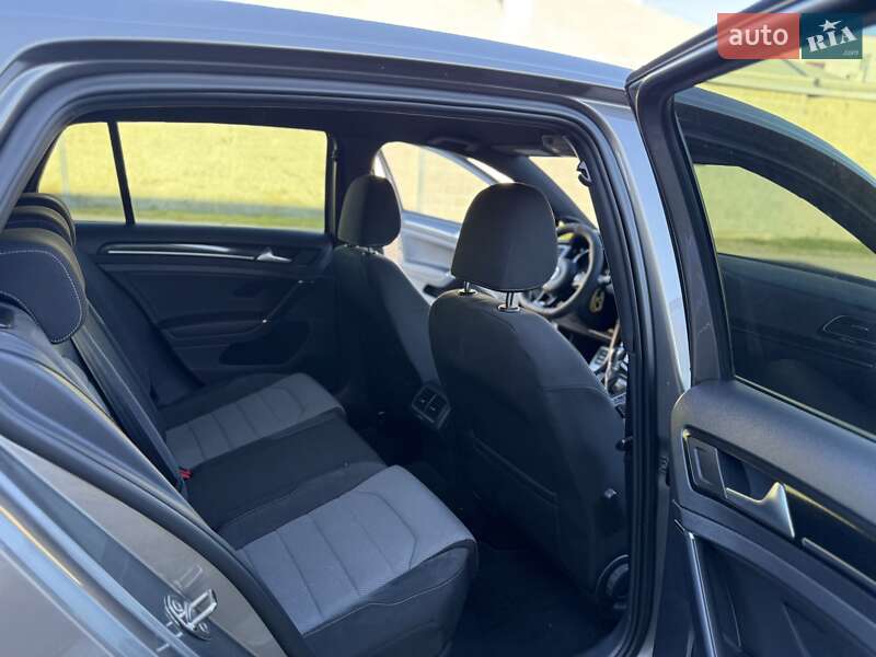 Хэтчбек Volkswagen Golf R 2015 в Стрые фото 22 Хэтчбек Volkswagen Golf R 2015 в Стрые