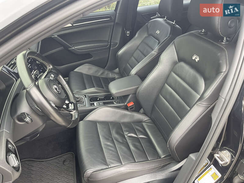 Хетчбек Volkswagen Golf R 2016 в Дніпрі