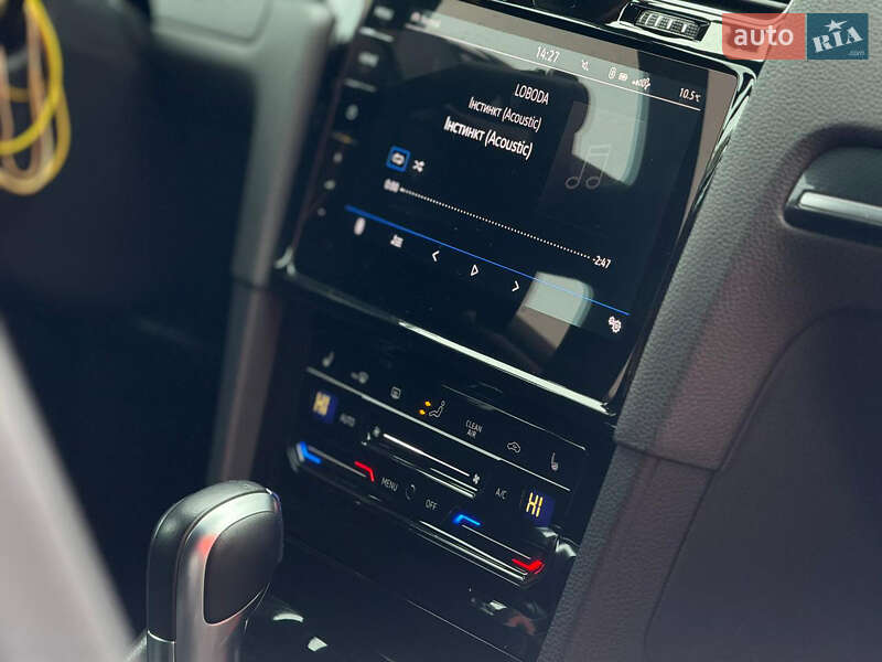 Хэтчбек Volkswagen Golf R 2014 в Киеве фото 58 Хэтчбек Volkswagen Golf R 2014 в Киеве