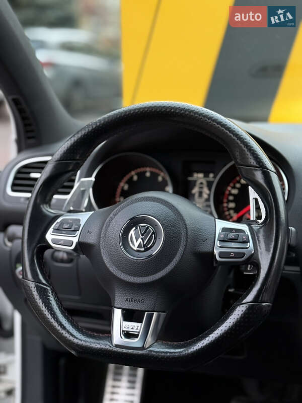 Хэтчбек Volkswagen Golf R 2010 в Киеве