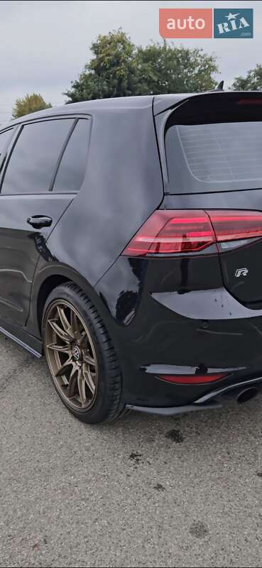 Хэтчбек Volkswagen Golf R 2016 в Белогородке