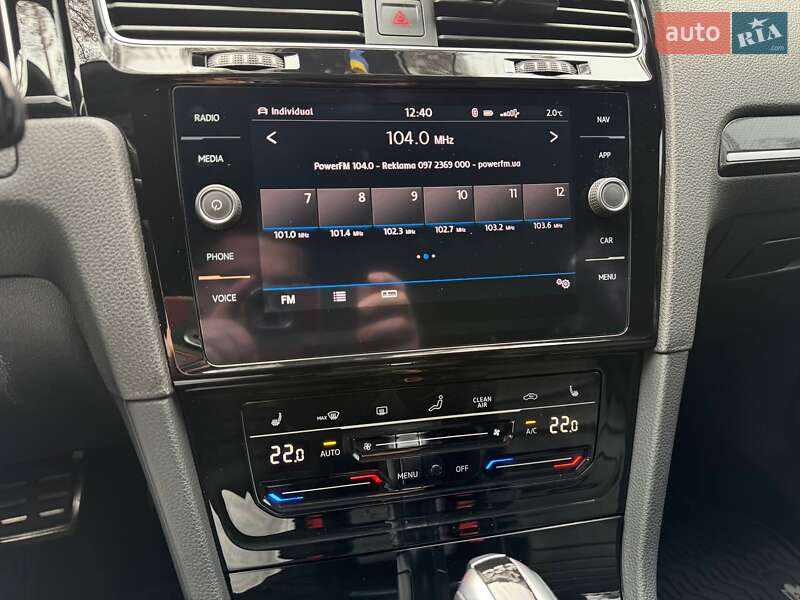 Хэтчбек Volkswagen Golf R 2019 в Киеве