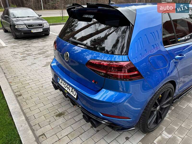 Хэтчбек Volkswagen Golf R 2019 в Киеве
