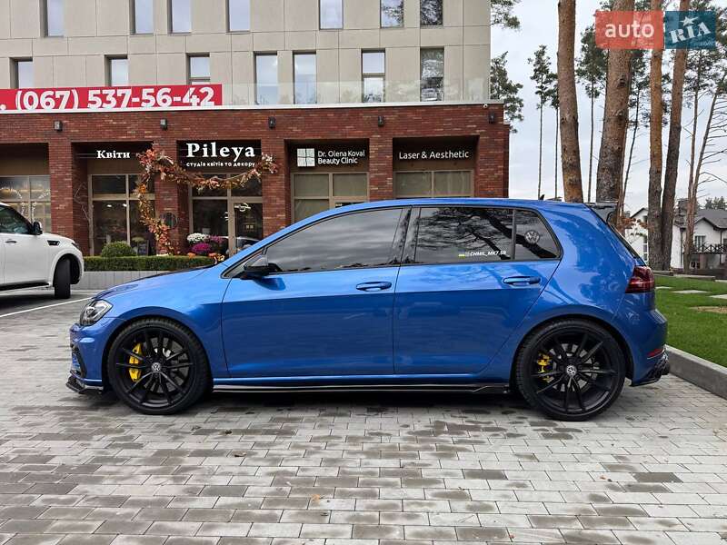 Хэтчбек Volkswagen Golf R 2019 в Киеве