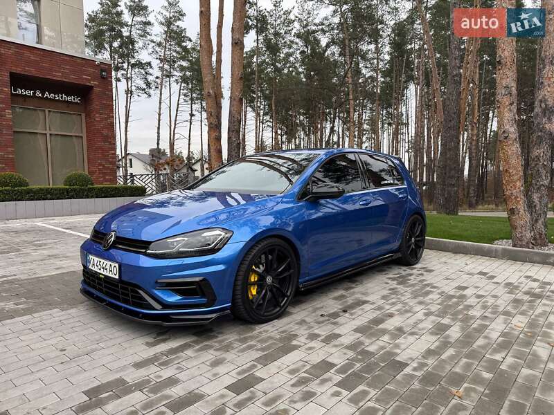 Хэтчбек Volkswagen Golf R 2019 в Киеве