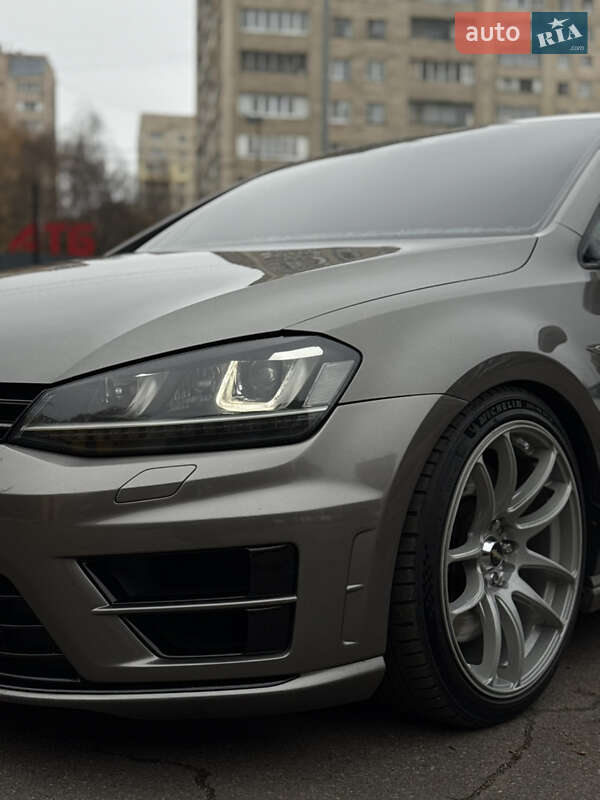 Хетчбек Volkswagen Golf R 2014 в Києві