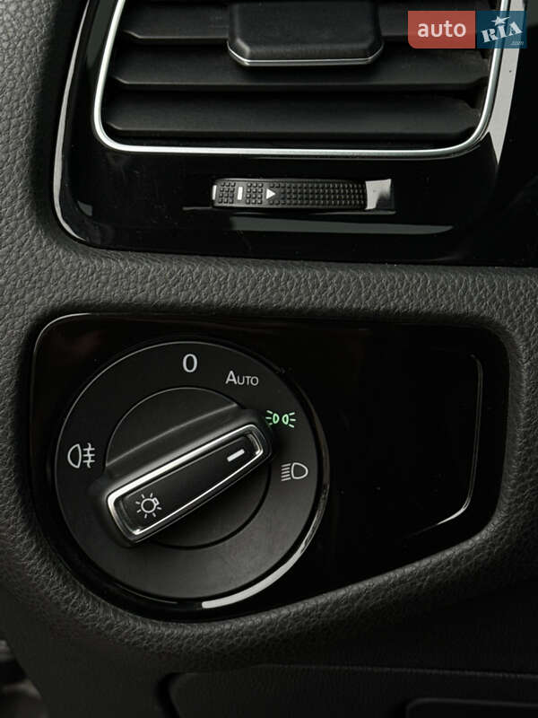 Хетчбек Volkswagen Golf R 2014 в Києві