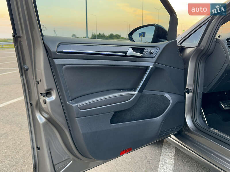 Хэтчбек Volkswagen Golf R 2015 в Львове фото 40 Хэтчбек Volkswagen Golf R 2015 в Львове