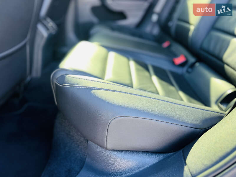 Хэтчбек Volkswagen Golf R 2016 в Мукачево