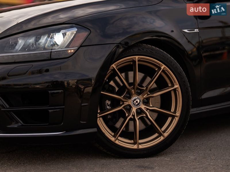 Хэтчбек Volkswagen Golf R 2016 в Днепре