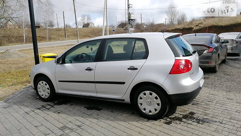 Volkswagen Golf V 1. 6