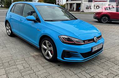 Хэтчбек Volkswagen Golf VII 2019 в Киеве