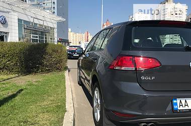 Хэтчбек Volkswagen Golf 2014 в Киеве