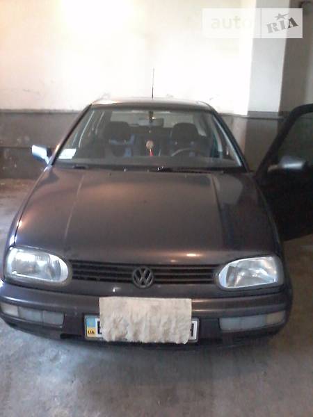 Хетчбек Volkswagen Golf 1993 в Золочеві