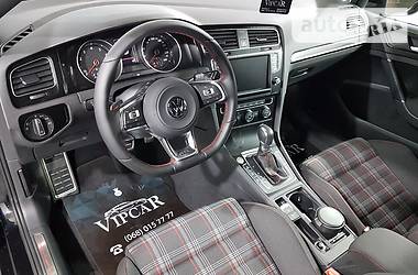 Хэтчбек Volkswagen Golf 2016 в Киеве