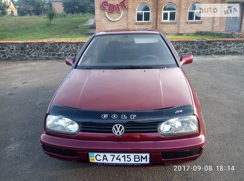 Хэтчбек Volkswagen Golf 1995 в Городище