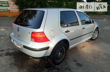 Хэтчбек Volkswagen Golf 1999 в Черновцах