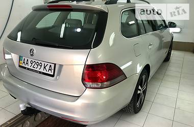 Универсал Volkswagen Golf 2010 в Киеве