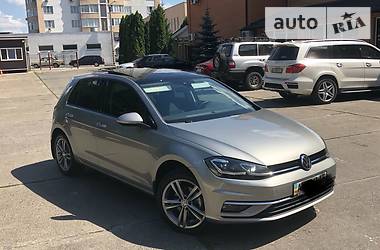 Хэтчбек Volkswagen Golf 2017 в Харькове